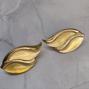 Vintage Butler Gold Tone Leaf Clip Earrings Yellow Cabochon